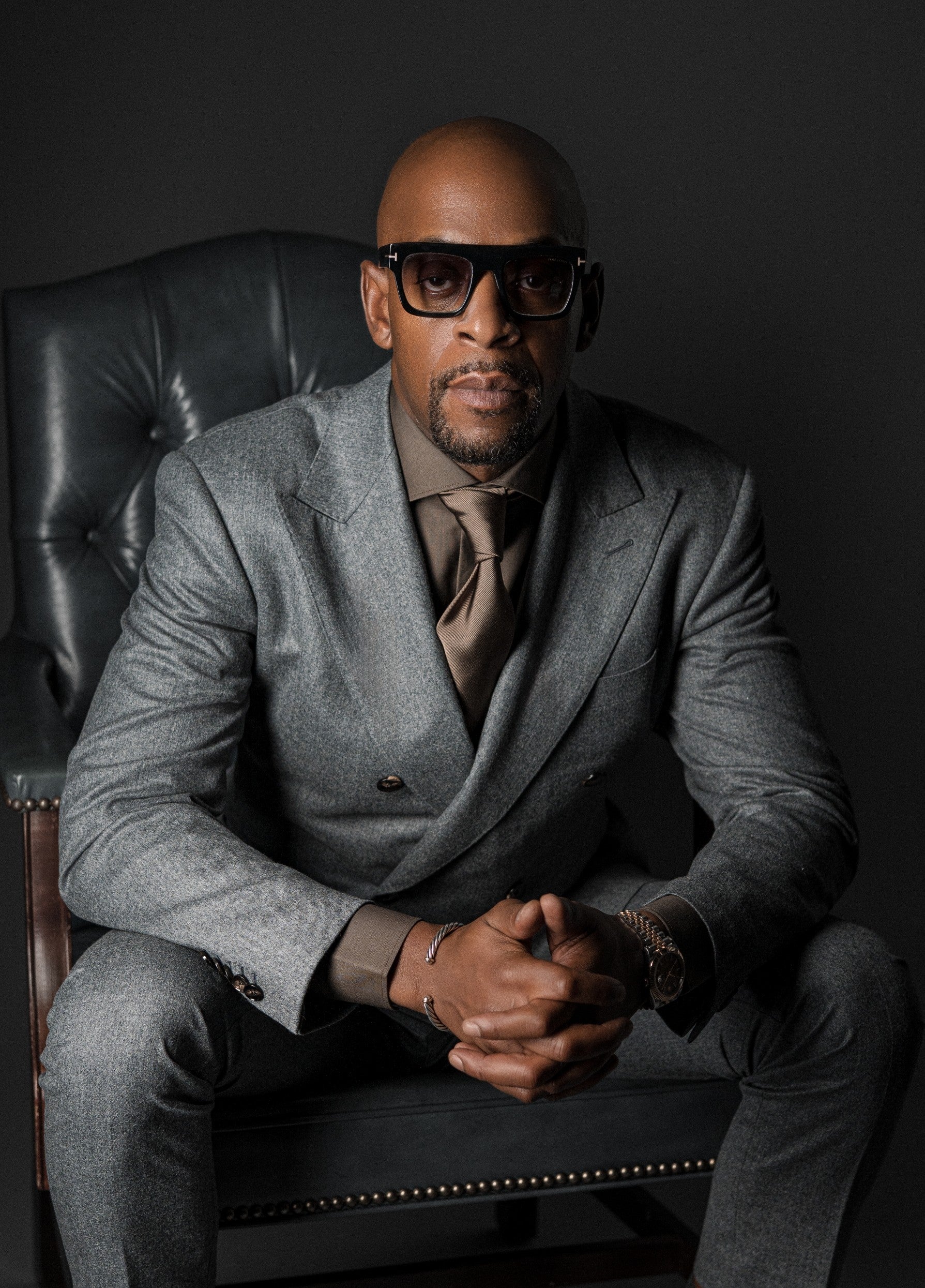 GREY WOOL FLANNEL TAILORED FIT CLAIBORNE DOUBLE-BREASTED SUIT