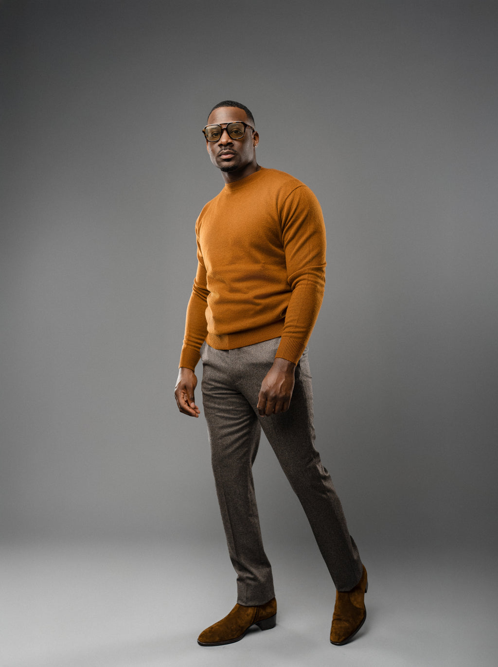 TOBACCO CASHMERE CREWNECK SWEATER