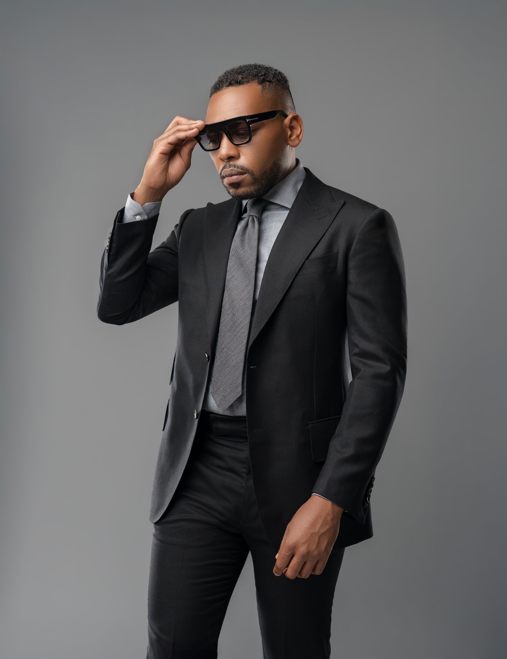 BLACK WOOL TAILORED FIT CLAIBORNE SINGLE-BREASTED SUIT